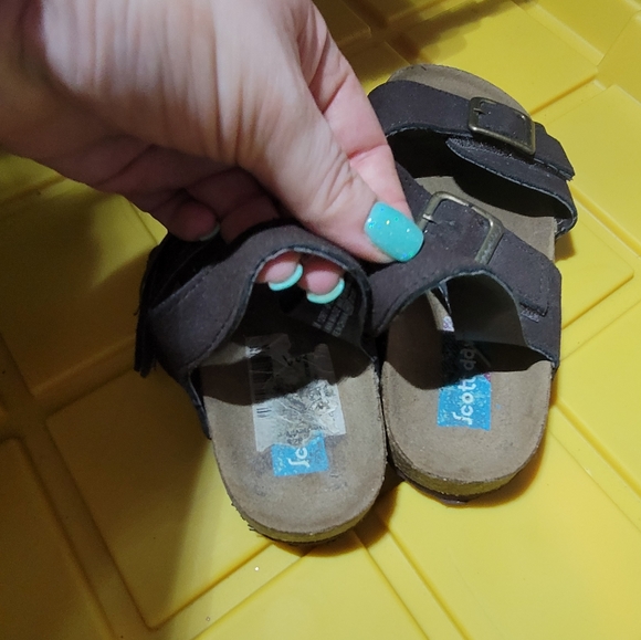 Sandals - Picture 4 of 5